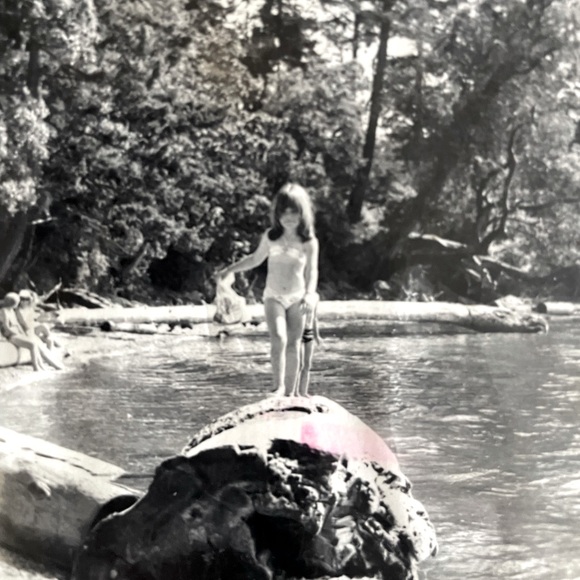 Meet your Posher, Rebecca - Picture 1 of 1